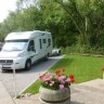 Wohnmobil auf dem Platz an der Remise